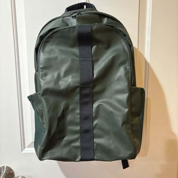 Away Active Backpack Forest Green 26L - Picture 2 of 4